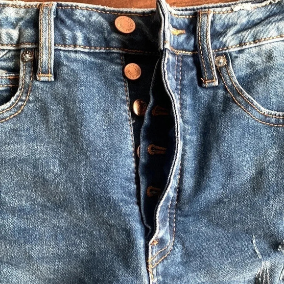 We The Free Free People Raw Hem Distressed Denim Shorts Size 24 NWT - Picture 3 of 11